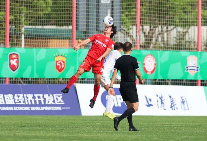 王逸伟贴地斩定胜局，上海海港富盛经开1-0兰州陇原竞技