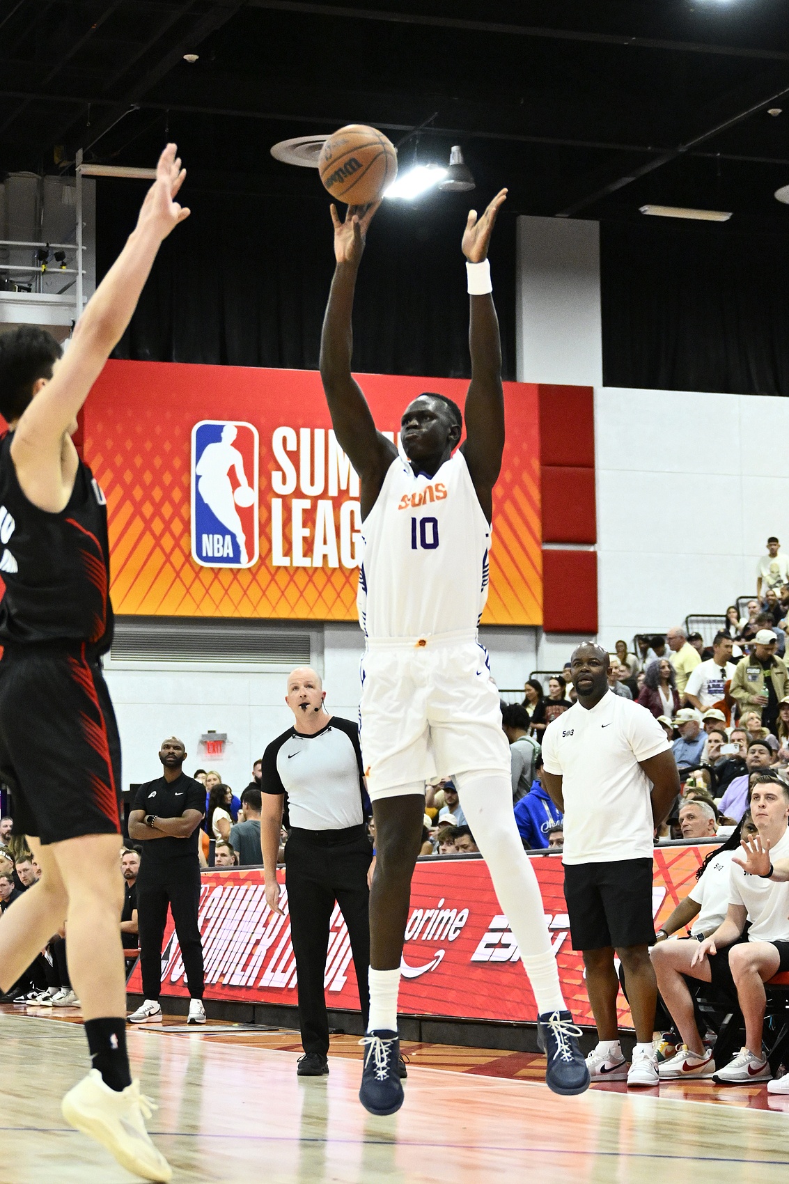 杨瀚森夏联12+9面临三重难题 马卢阿奇三分7中3打爆对位