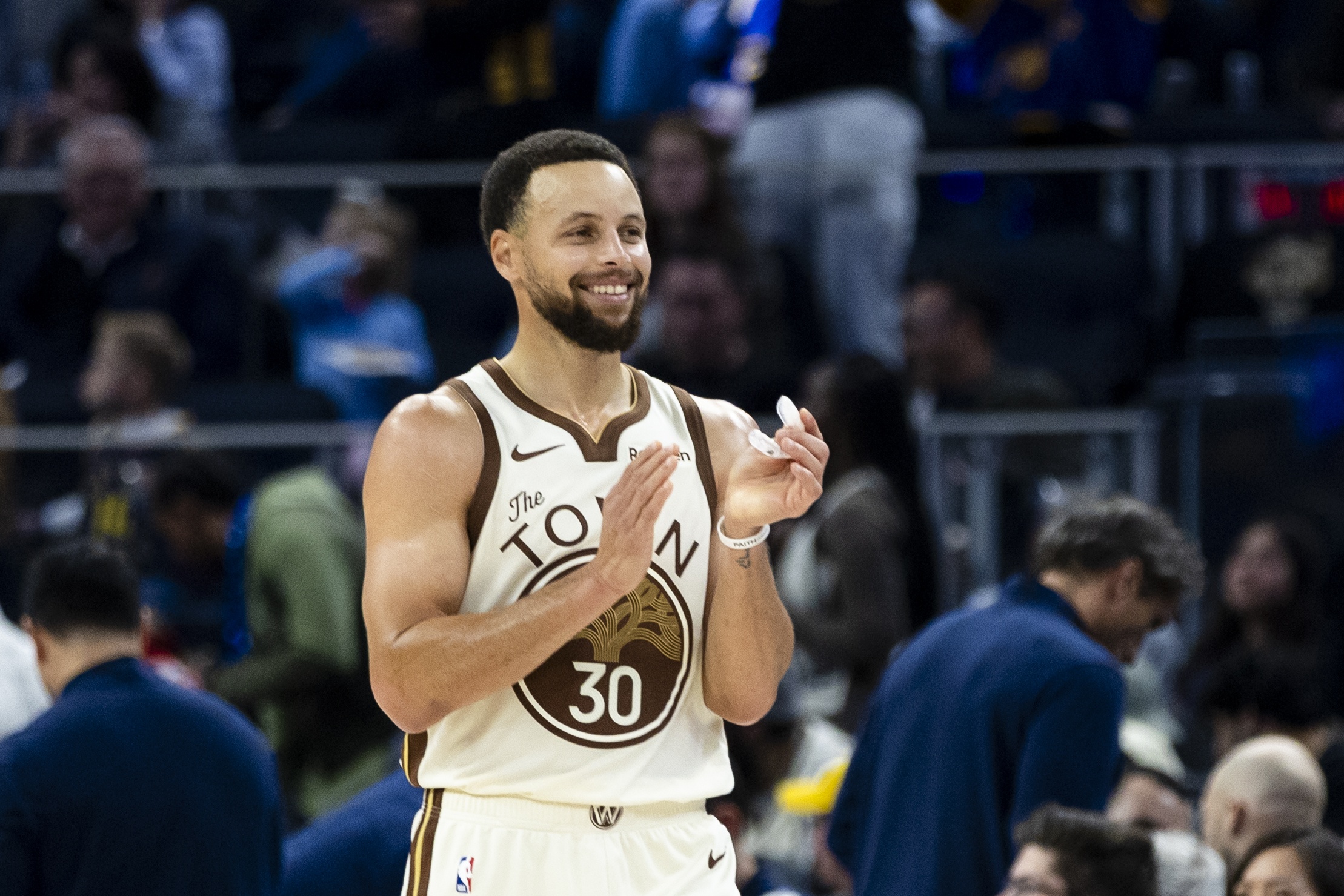 布伦森加冕ESPY年度最佳男运动员，NBA球员第11次夺魁