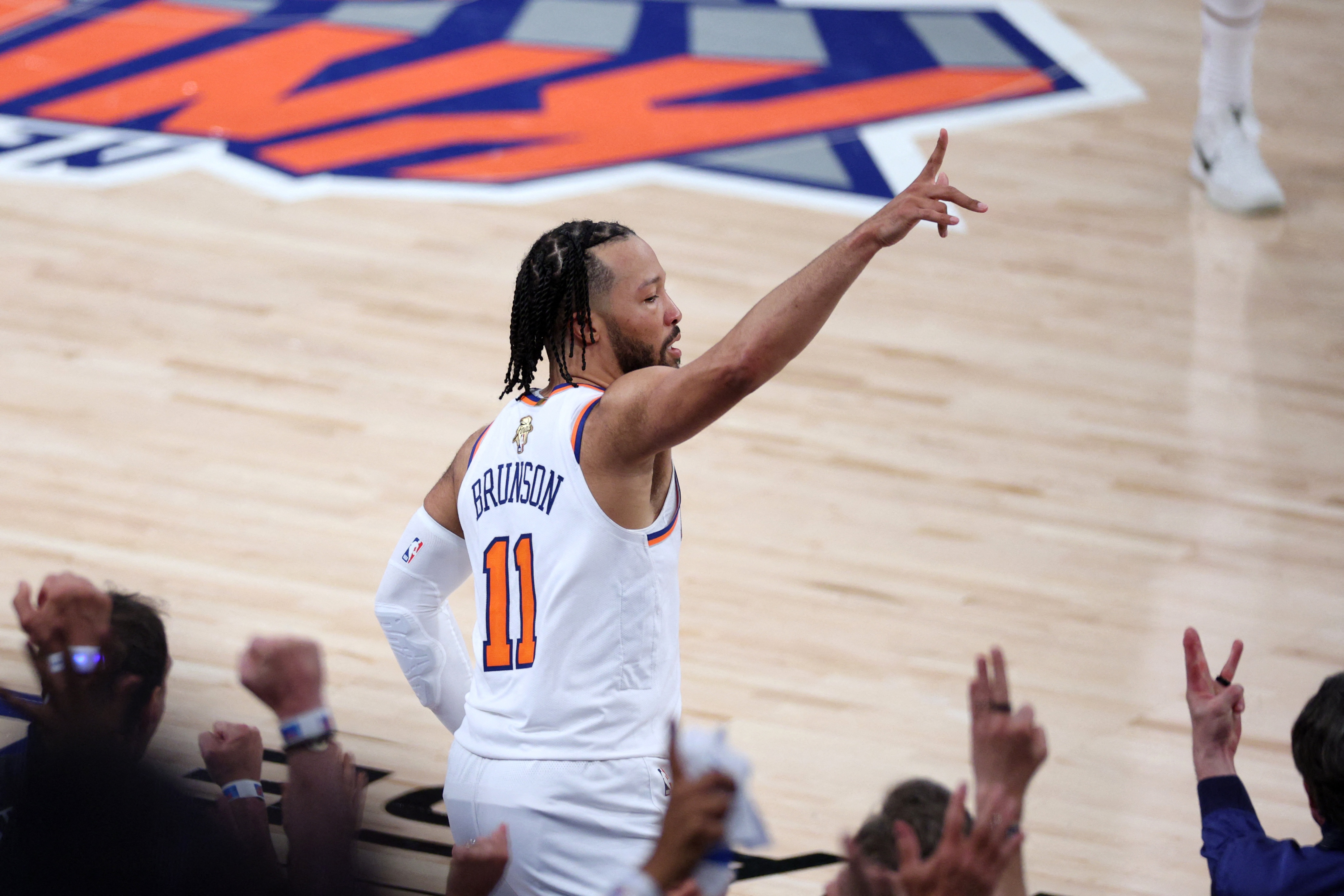 布伦森加冕ESPY年度最佳男运动员，NBA球员第11次夺魁