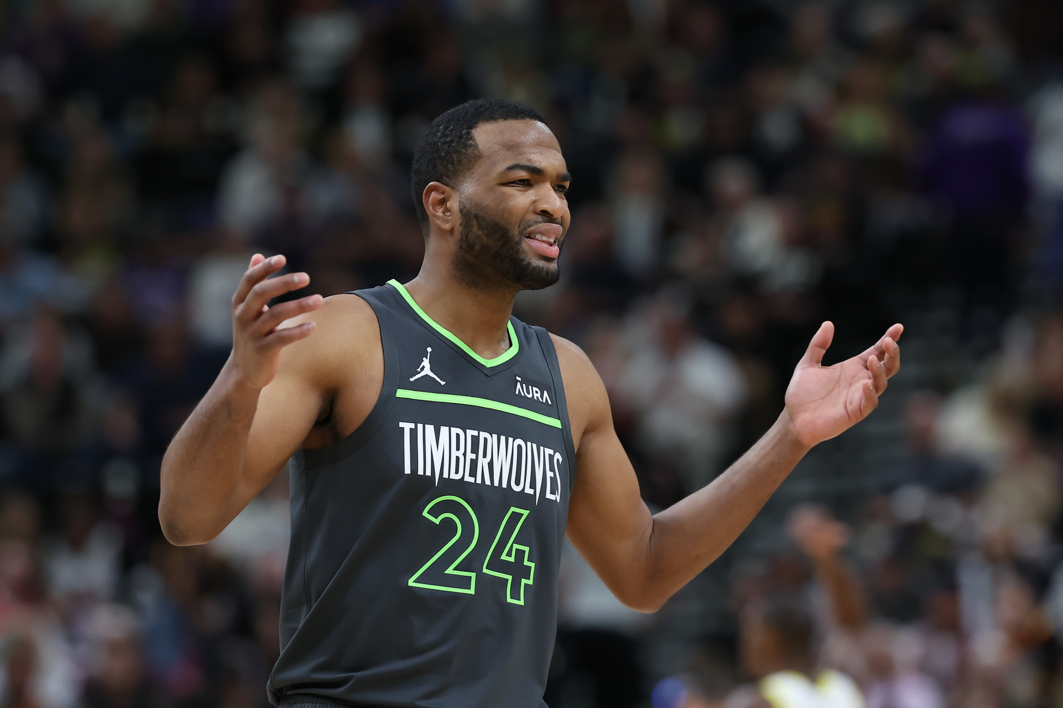 前NBA锋线TJ·沃伦签约巴黎男篮 合同为期一年 前NBA锋线TJ·沃伦签约巴黎男篮 合同为期一年