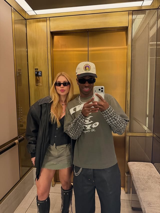 维尼修斯与前女友弗吉尼亚7个月恋情告终 巴西边锋点赞晒娃动态