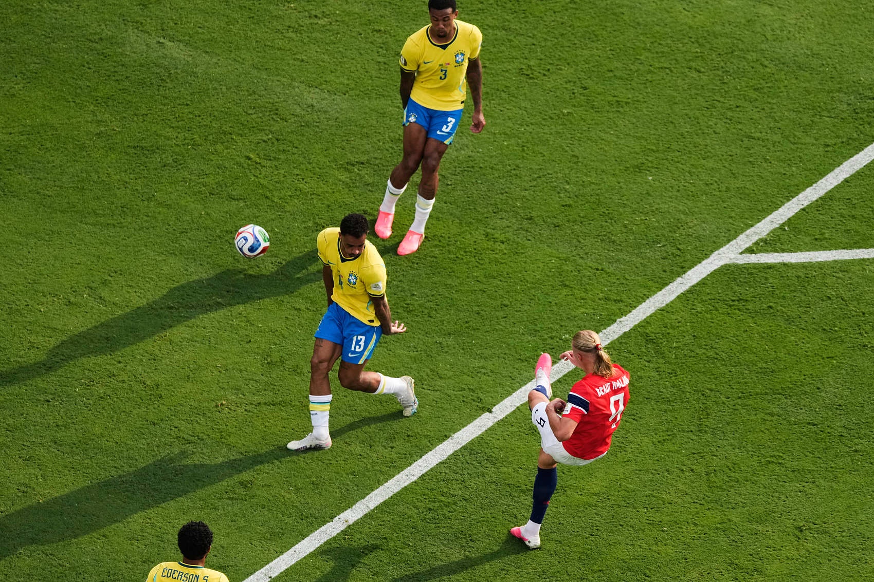 FIFA官方公布世界杯最佳进球12候选:费兰决赛绝杀领衔,梅西姆巴佩在列 FIFA官方公布世界杯最佳进球12候选:费兰决赛绝杀领衔,梅西姆巴佩在列
