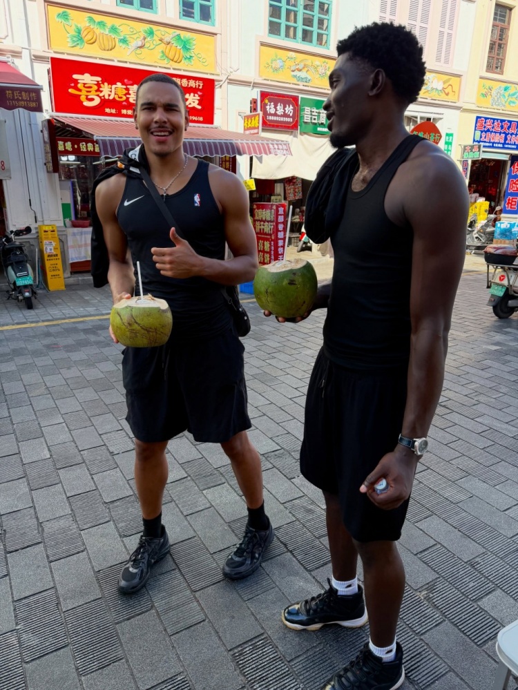 通杰晒照确认出战中国男篮 今晚对位崔永熙 通杰晒照确认出战中国男篮 今晚对位崔永熙