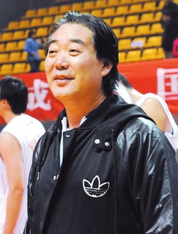 2013年男篮负中国台北:戴维斯13中12不是易建联的锅 2013年男篮负中国台北:戴维斯13中12不是易建联的锅