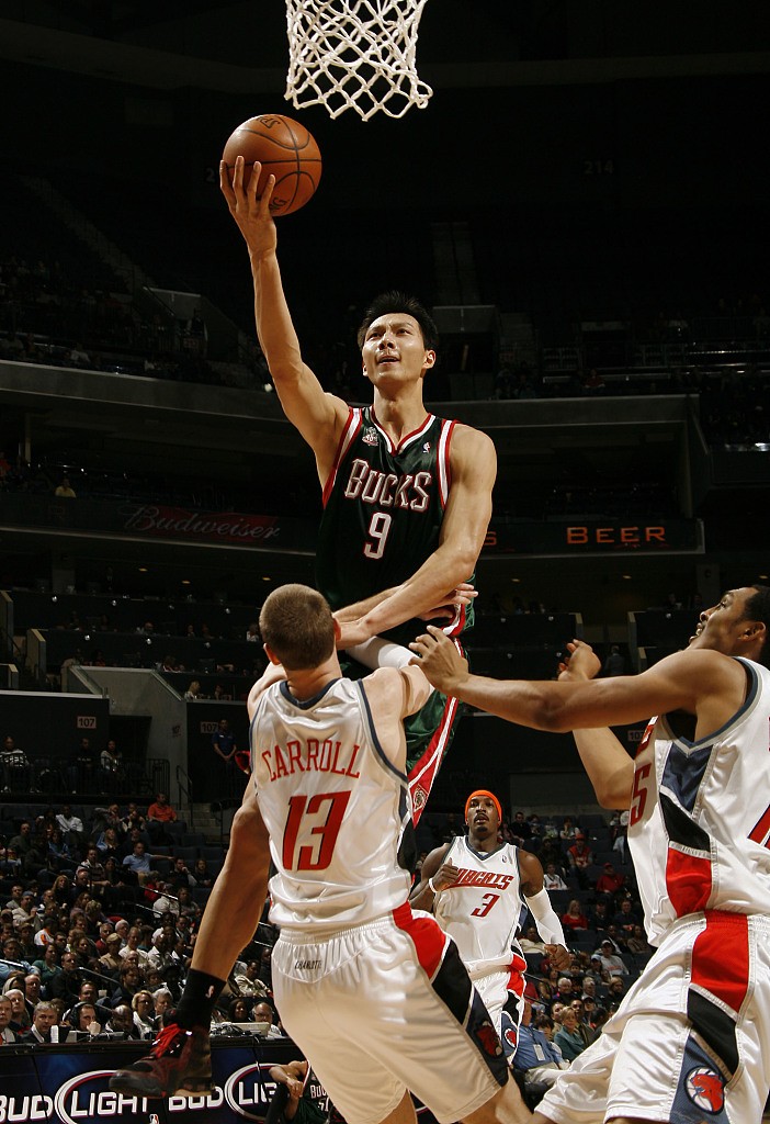 前NBA球员曝雄鹿内幕：为易建联让位因中国投资