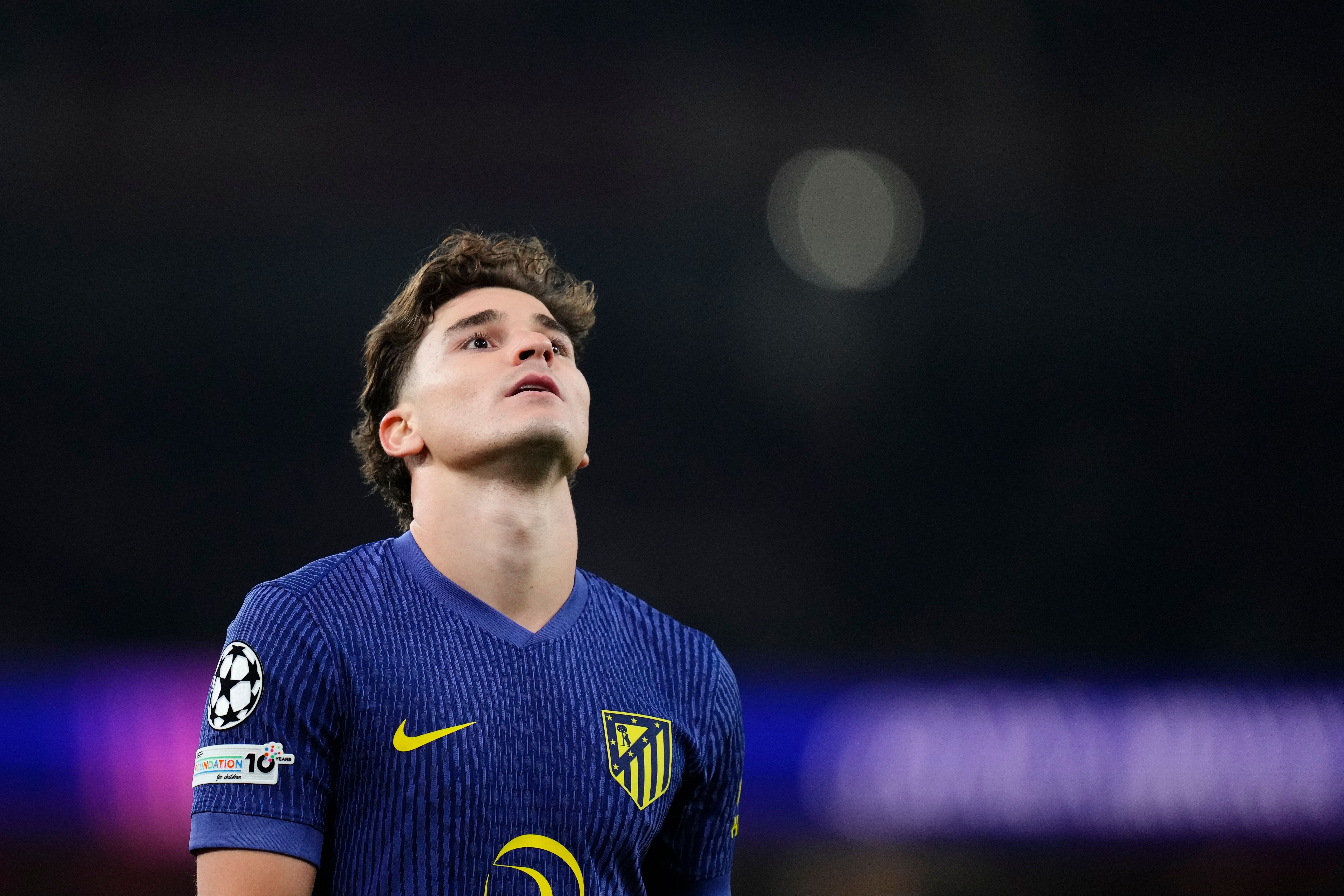 阿尔瓦雷斯不公开表态离队，巴萨报价逼近1.2亿欧