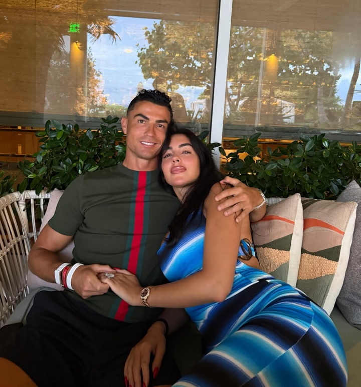 C罗婚礼再遭辟谣,姐姐与好友否认8月8日马德拉婚礼 C罗婚礼再遭辟谣,姐姐与好友否认8月8日马德拉婚礼