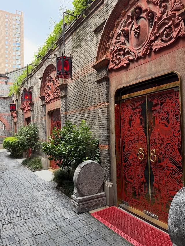 乔治妻子社媒晒中国行照片:上海48小时影像记录 乔治妻子社媒晒中国行照片:上海48小时影像记录