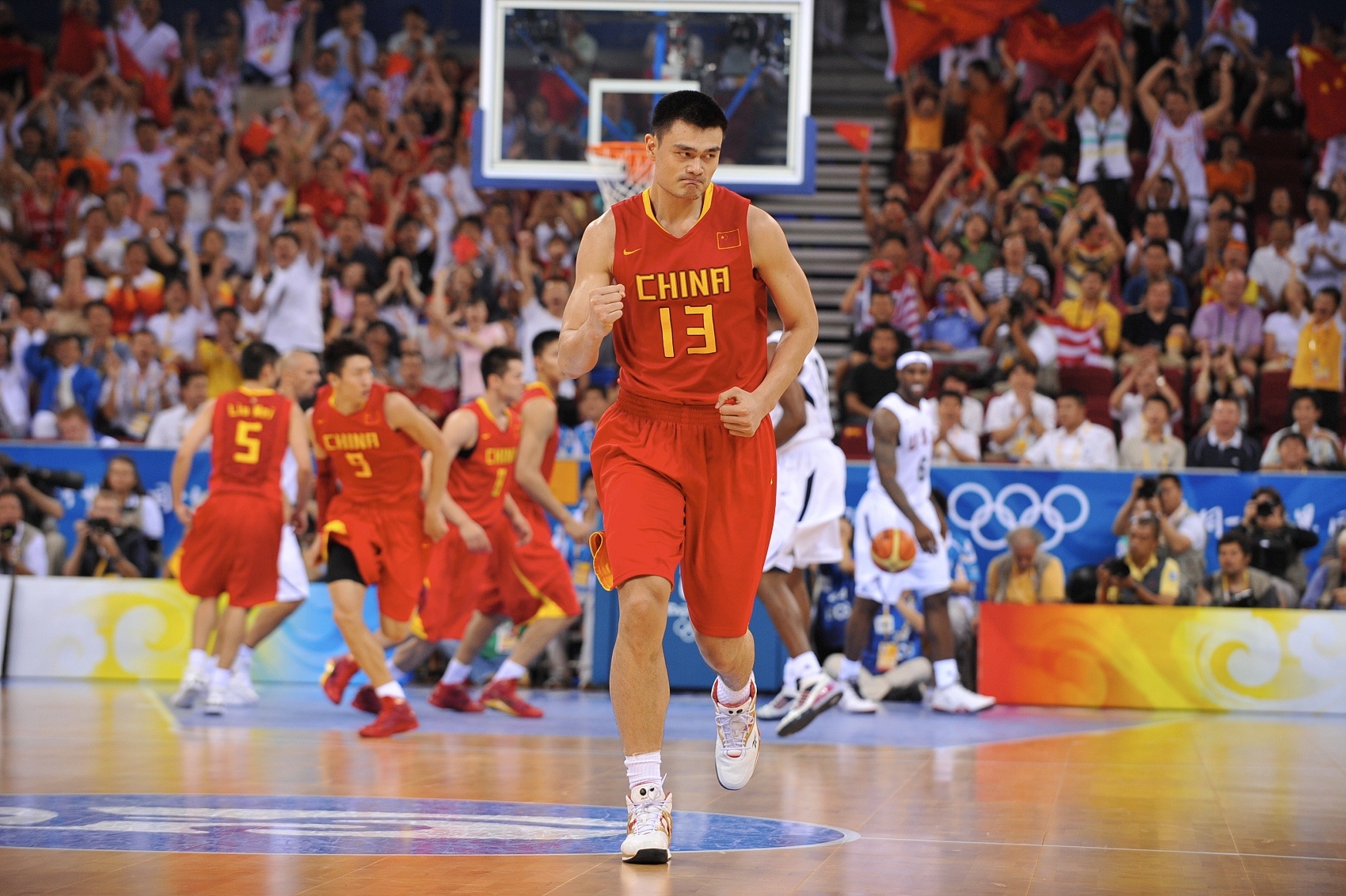 中国男篮奥运首战负美国31分 创历史最小分差 中国男篮奥运首战负美国31分 创历史最小分差